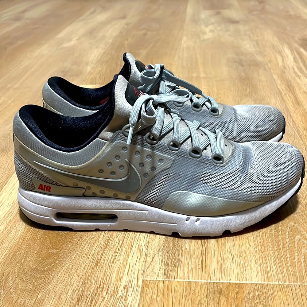 Nike Men’s Gray Airmax zero 10.5